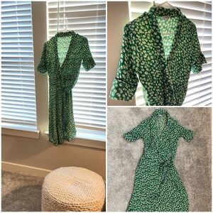 Ganni Dalton crepe wrap dress szS/36 green